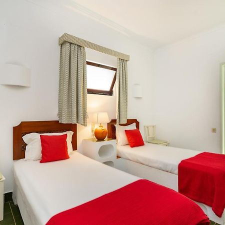 Whome | Balaia 3-Bed Family Holiday Villa Olhos de Agua  Esterno foto