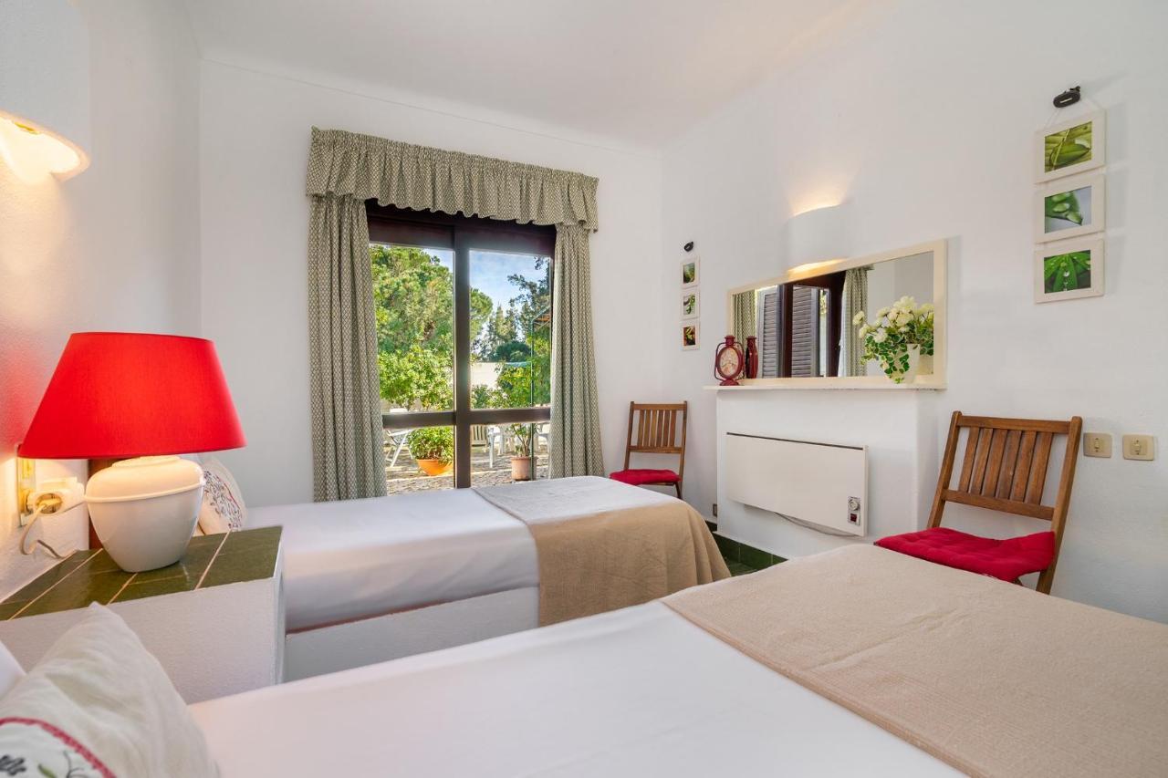 Whome | Balaia 3-Bed Family Holiday Villa Olhos de Agua  Esterno foto