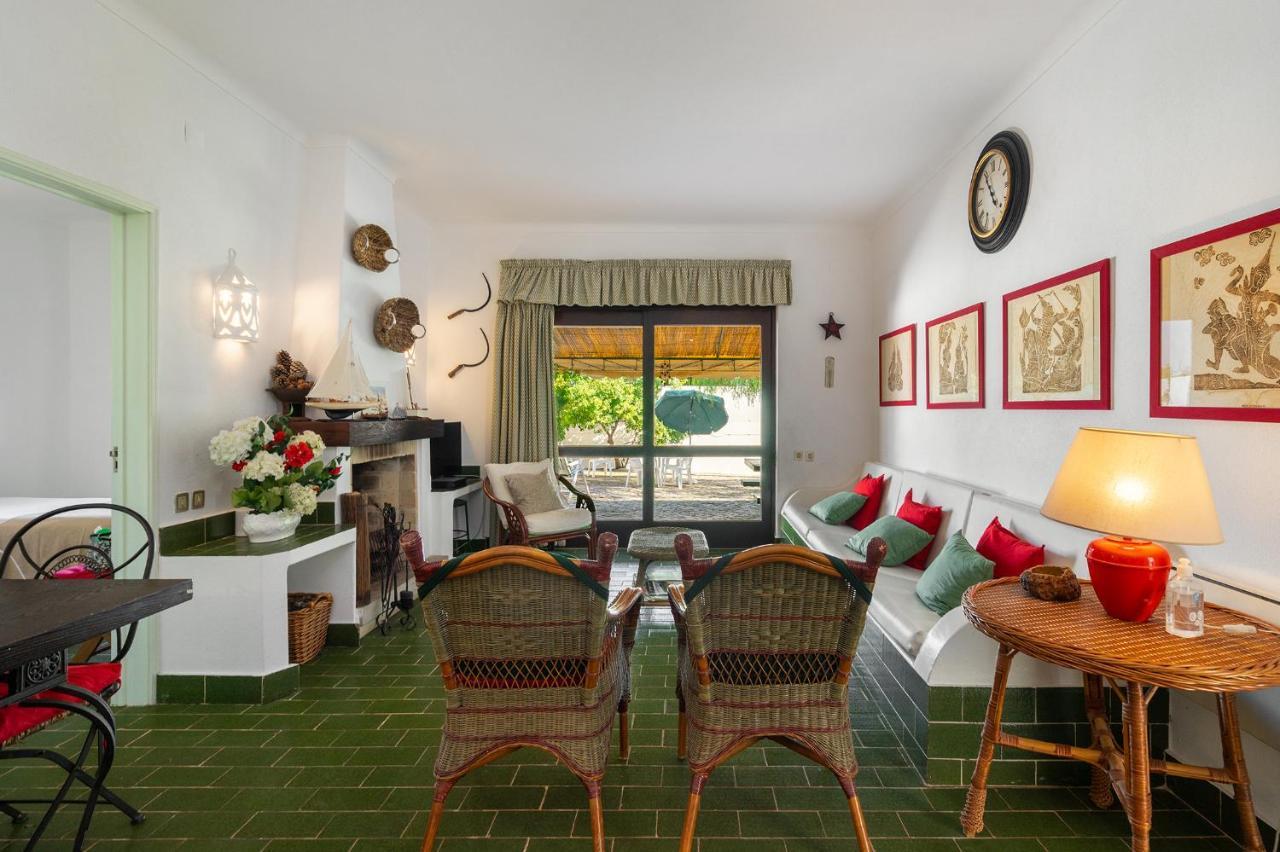 Whome | Balaia 3-Bed Family Holiday Villa Olhos de Agua  Esterno foto