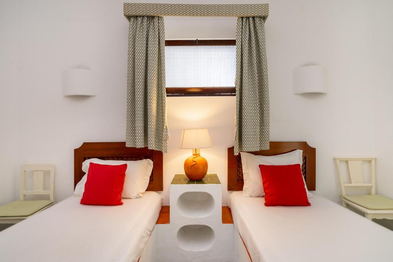 Whome | Balaia 3-Bed Family Holiday Villa Olhos de Agua  Esterno foto
